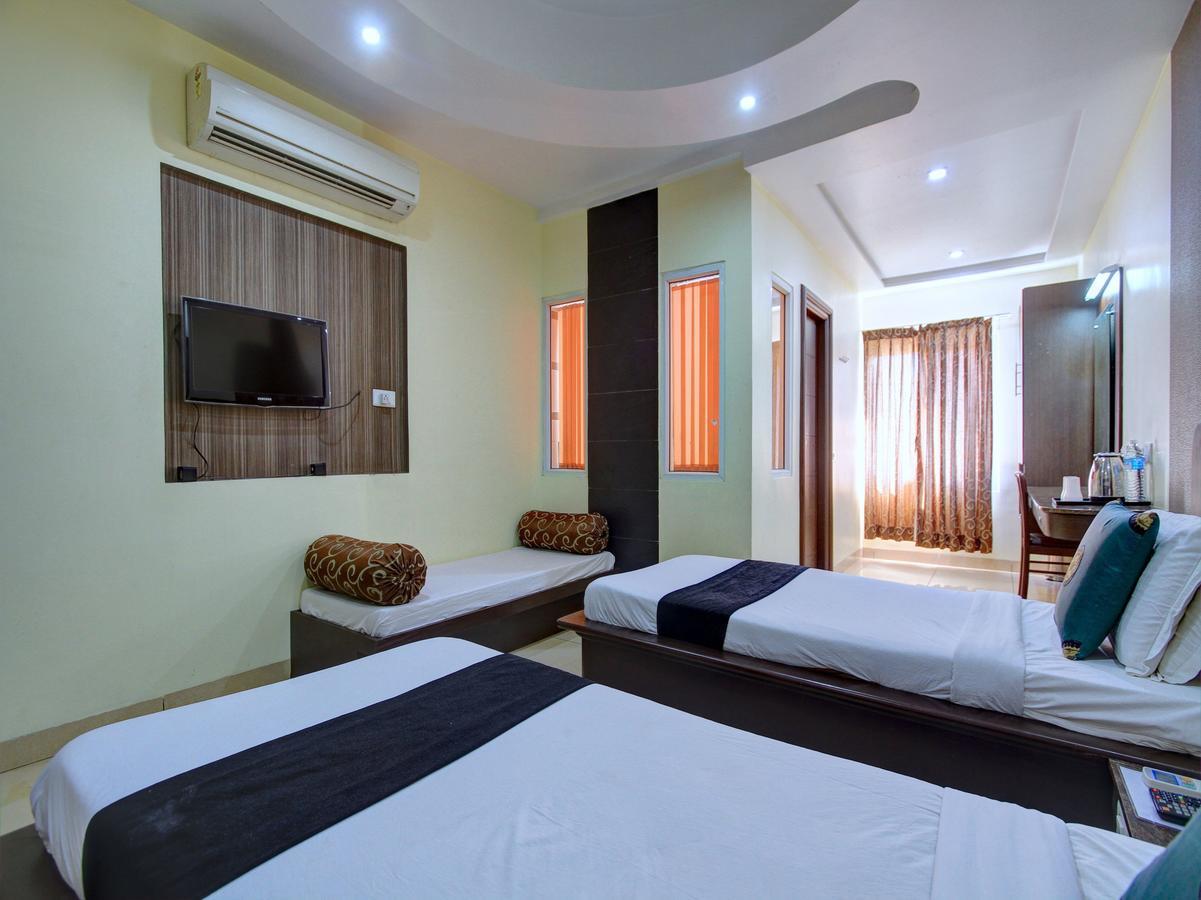 Oyo 8892 Kadambari Regency Hotel Angamaly Zewnętrze zdjęcie