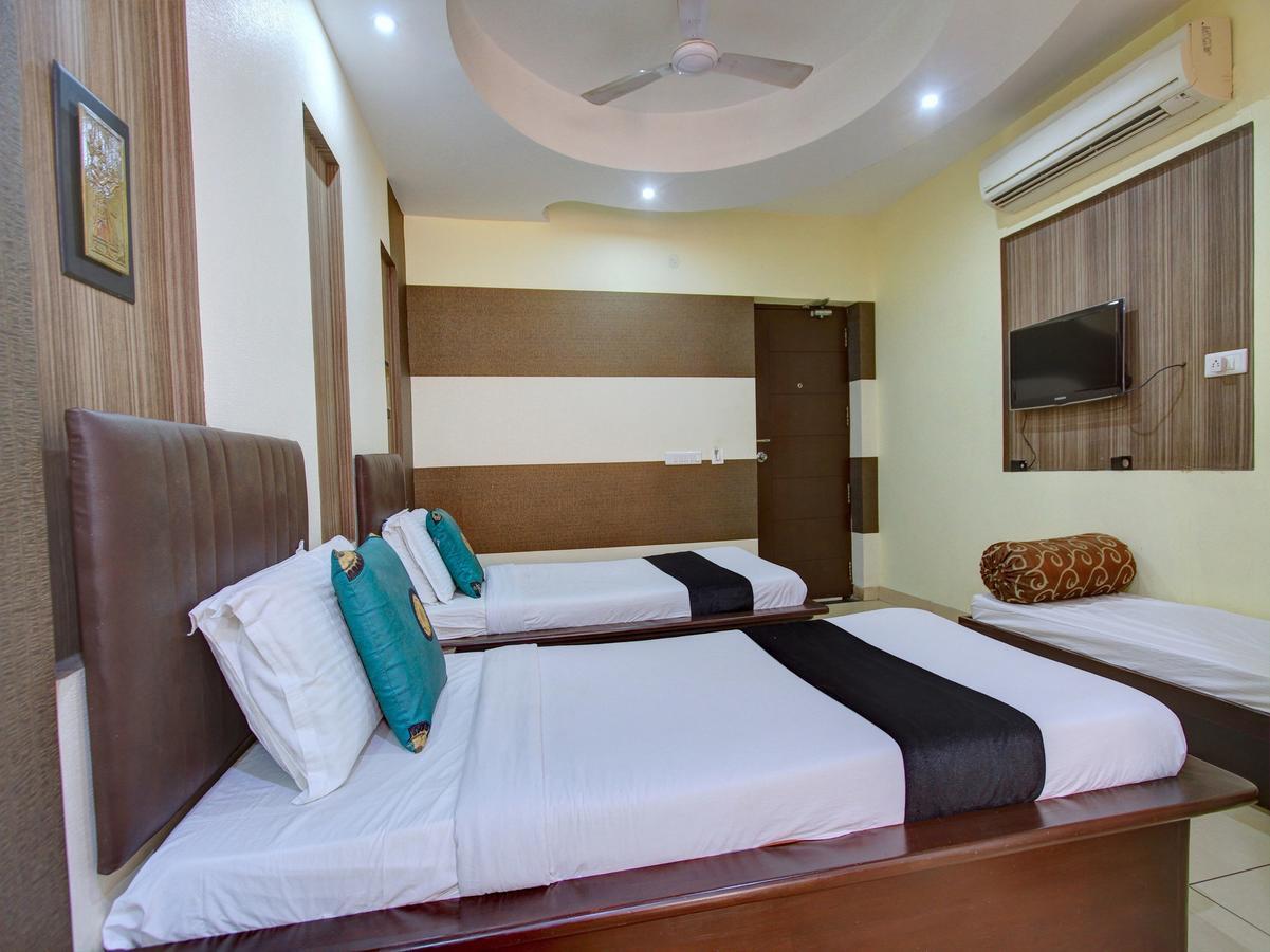 Oyo 8892 Kadambari Regency Hotel Angamaly Zewnętrze zdjęcie