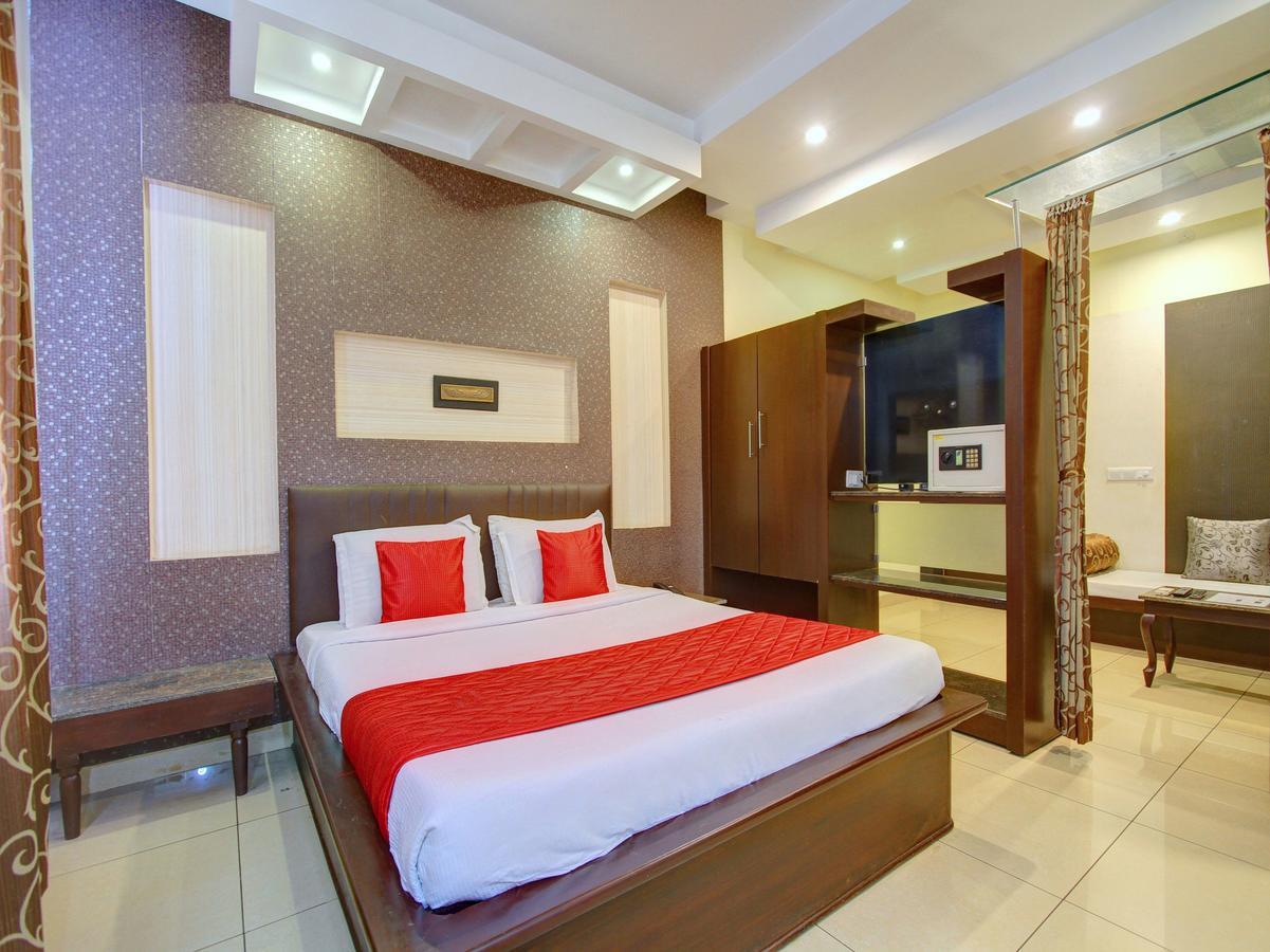 Oyo 8892 Kadambari Regency Hotel Angamaly Zewnętrze zdjęcie