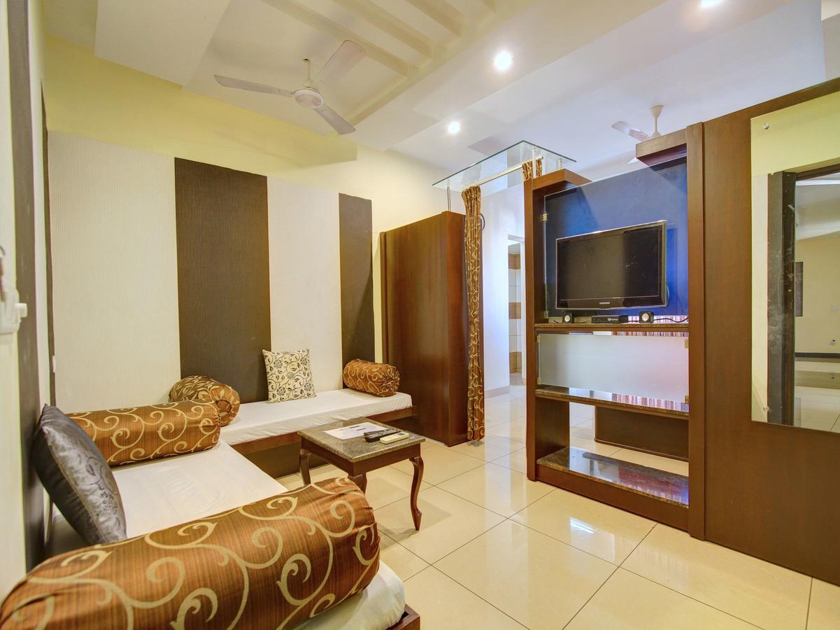 Oyo 8892 Kadambari Regency Hotel Angamaly Zewnętrze zdjęcie