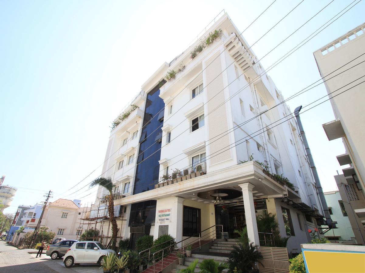 Oyo 8892 Kadambari Regency Hotel Angamaly Zewnętrze zdjęcie