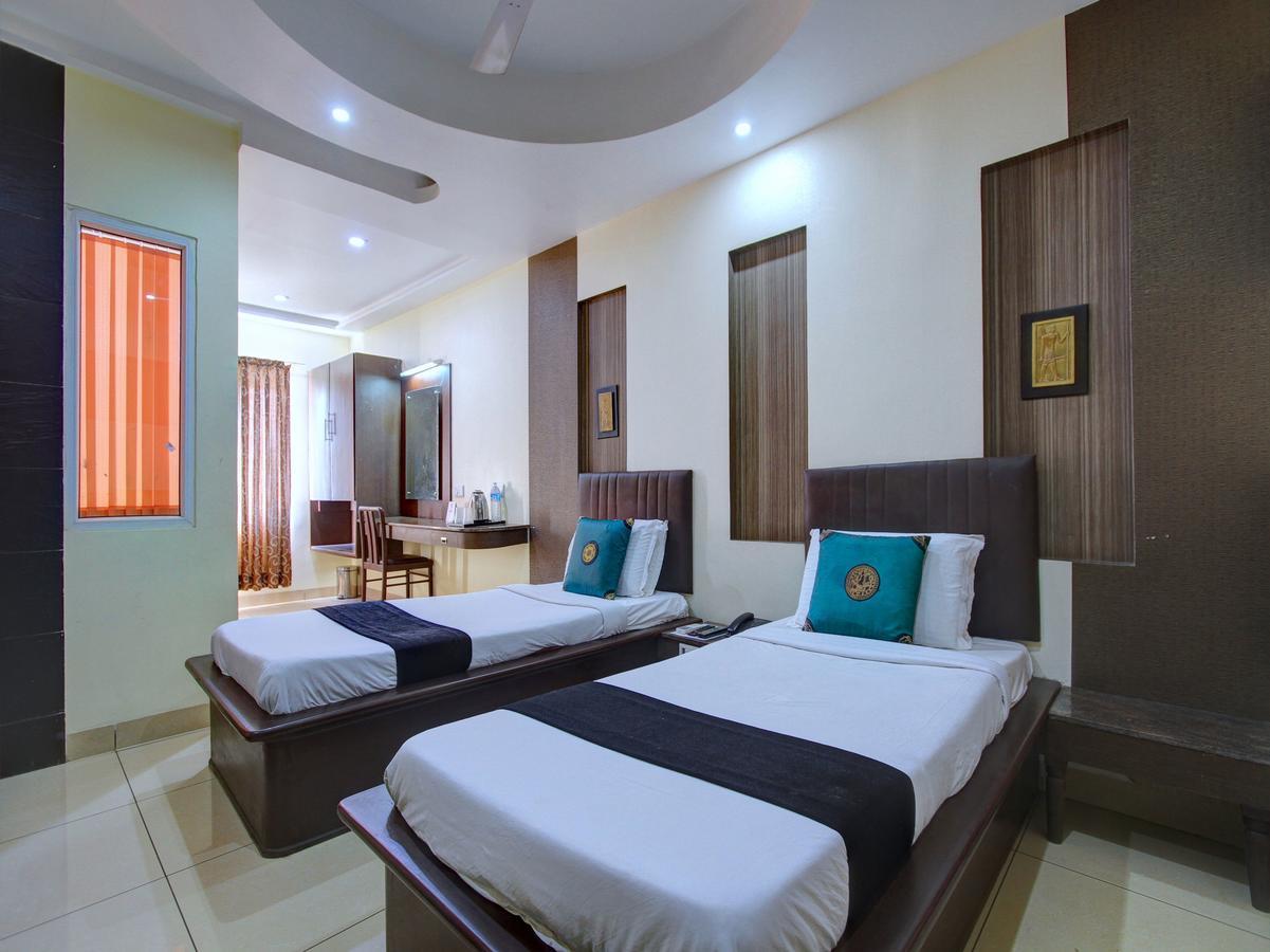 Oyo 8892 Kadambari Regency Hotel Angamaly Zewnętrze zdjęcie