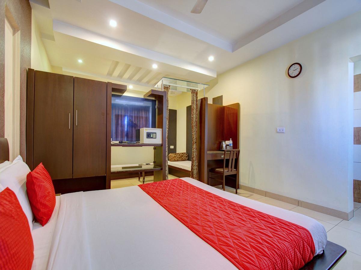 Oyo 8892 Kadambari Regency Hotel Angamaly Zewnętrze zdjęcie