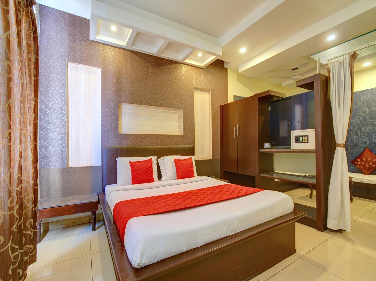 Oyo 8892 Kadambari Regency Hotel Angamaly Zewnętrze zdjęcie