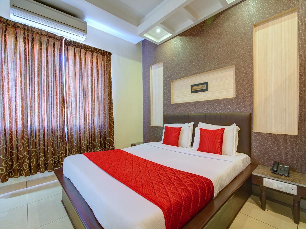 Oyo 8892 Kadambari Regency Hotel Angamaly Zewnętrze zdjęcie