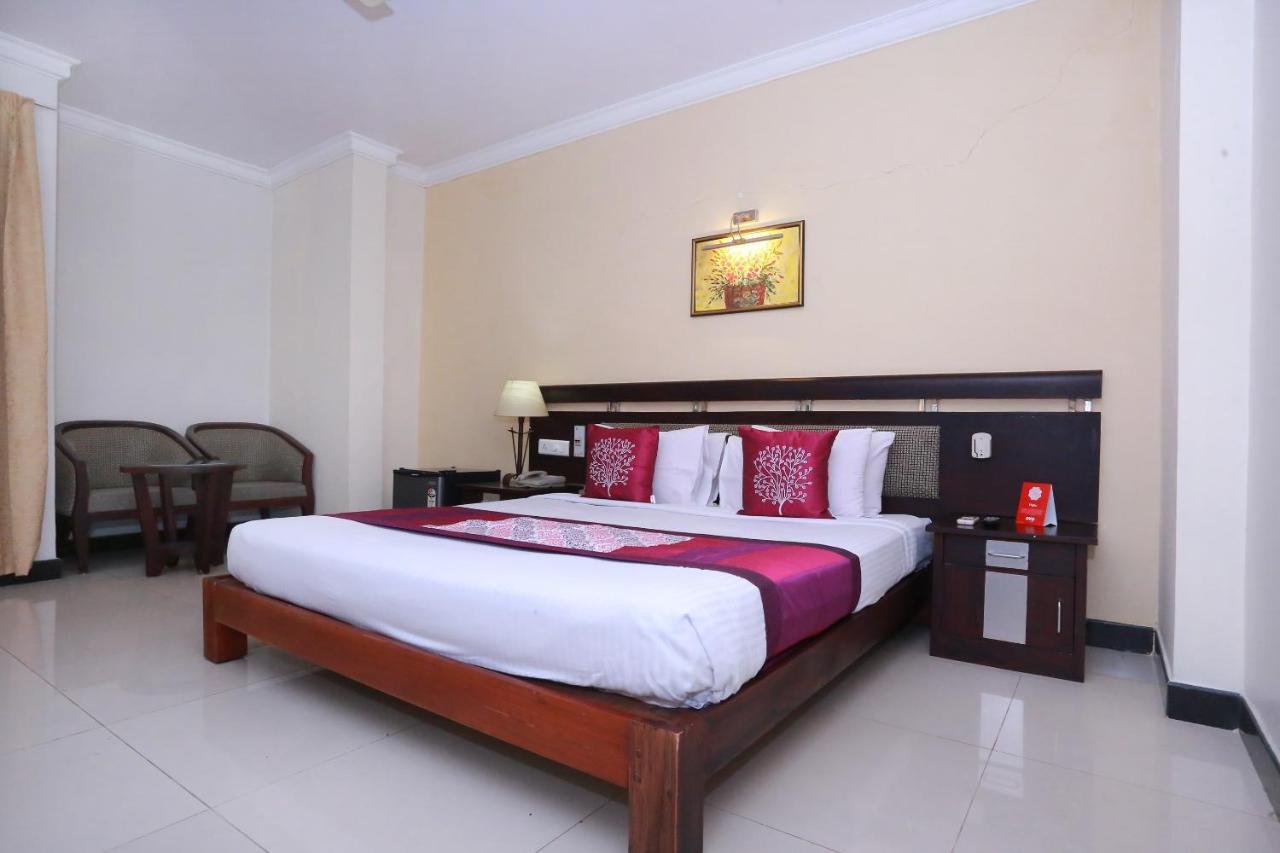 Oyo 8892 Kadambari Regency Hotel Angamaly Zewnętrze zdjęcie