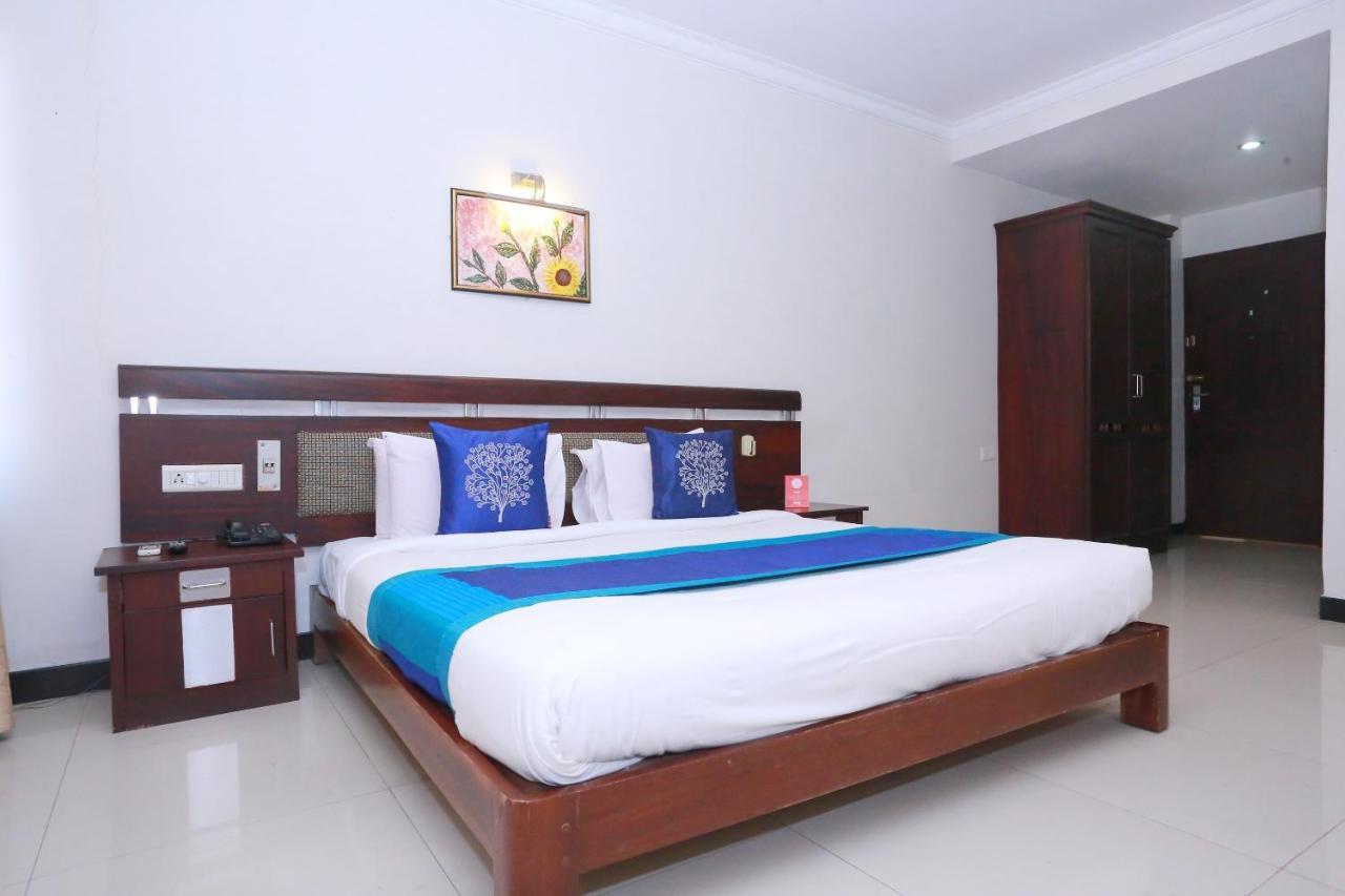 Oyo 8892 Kadambari Regency Hotel Angamaly Zewnętrze zdjęcie