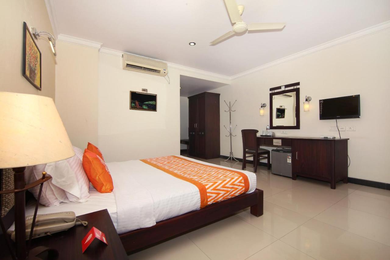 Oyo 8892 Kadambari Regency Hotel Angamaly Zewnętrze zdjęcie