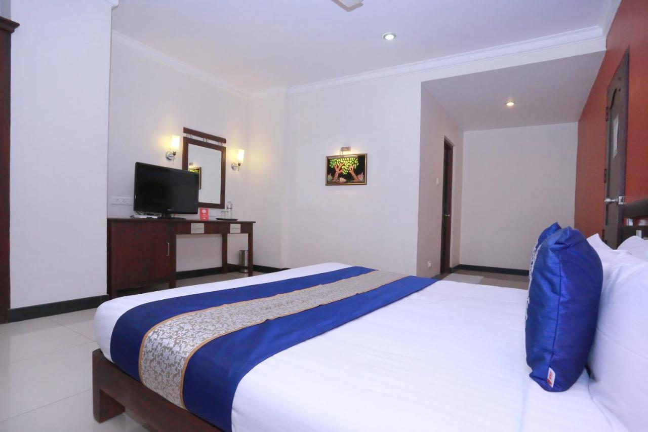 Oyo 8892 Kadambari Regency Hotel Angamaly Zewnętrze zdjęcie