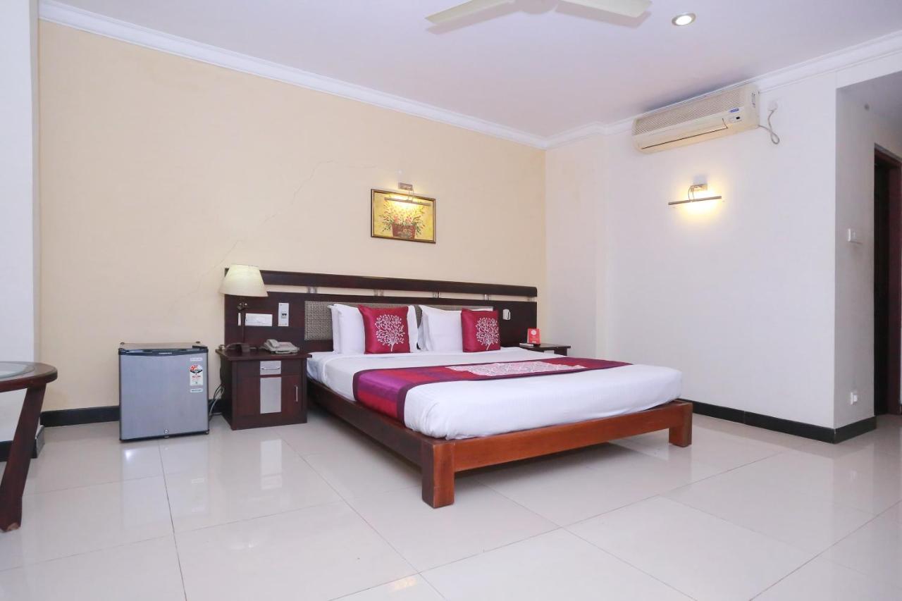 Oyo 8892 Kadambari Regency Hotel Angamaly Zewnętrze zdjęcie